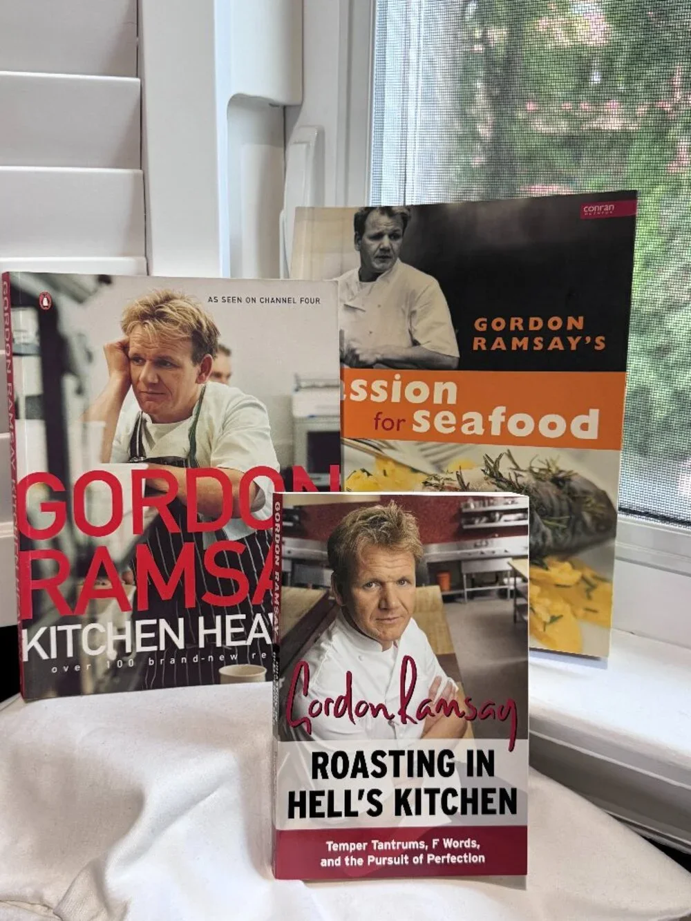 🔥 Gordon Ramsay Cookbook Bundle | Kitchen Heaven + Seafood + Hell's Kitchen 🔥 - Picture 4 of 16